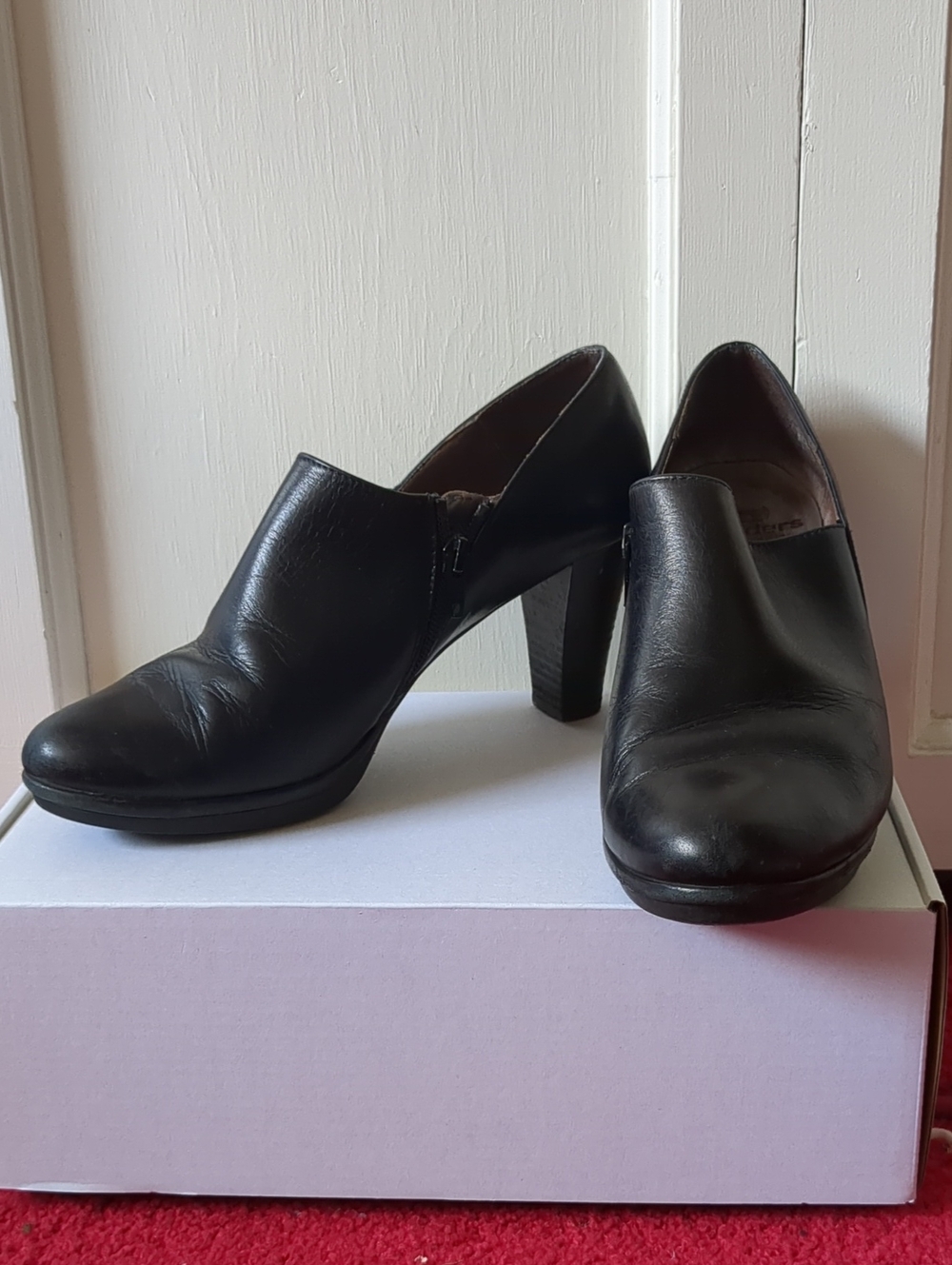 Wonders Spain black leather heeled ankle booties shooties EU 40/US 9